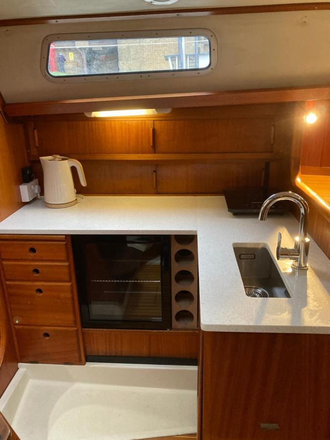 Entire Boat At St Katherine Docks 2 Available Select Using Room Options Londres Exterior foto