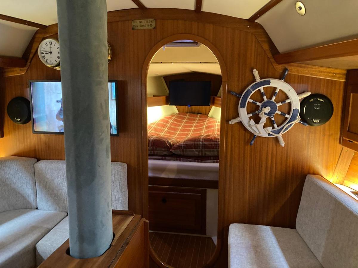 Entire Boat At St Katherine Docks 2 Available Select Using Room Options Londres Exterior foto