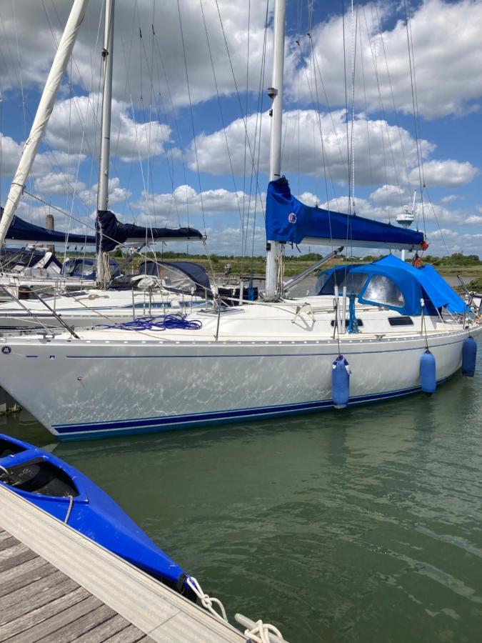 Entire Boat At St Katherine Docks 2 Available Select Using Room Options Londres Exterior foto