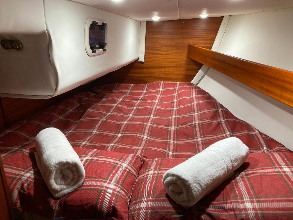 Entire Boat At St Katherine Docks 2 Available Select Using Room Options Londres Exterior foto